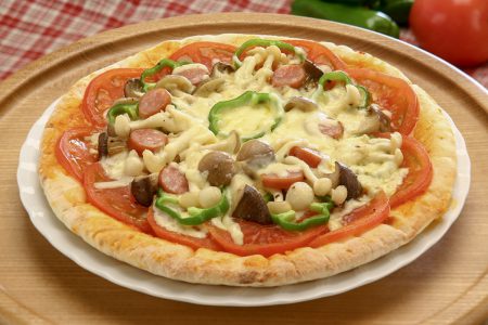 Mushroom and Tomato Pizza